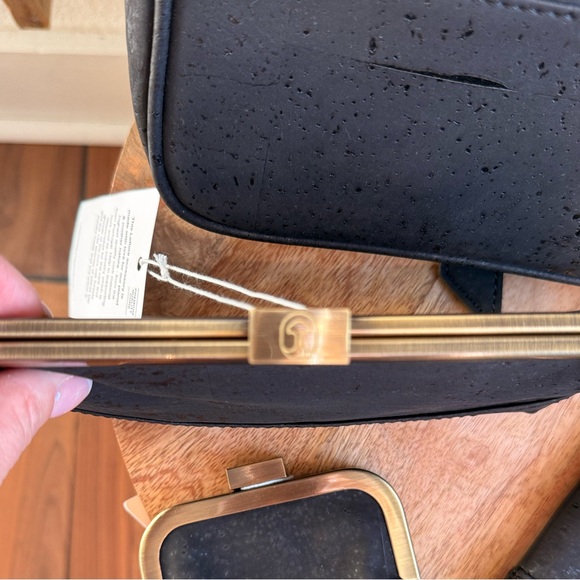 bobobark Black Clutch Wallet NWT - Picture 5 of 6